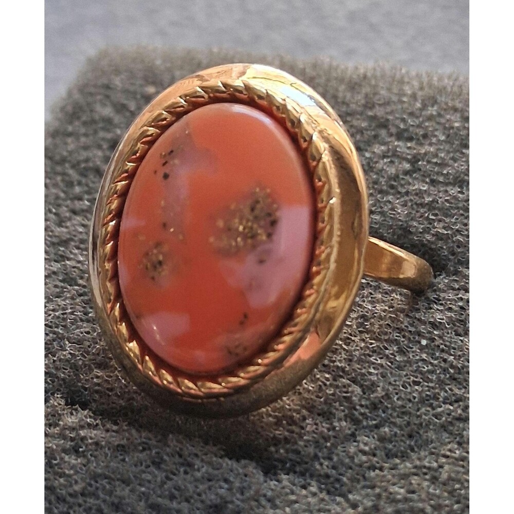 Sarah Coventry 1974 "Coraline" adjustable SZ 7 cocktail ring. Faux lucite coral